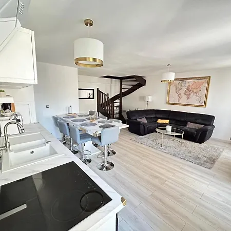 Spacieux Duplex Pres Des Quais De Seine Linge Maison Fourni Parking Gratuit 4 Chambres Bienvenue A Vous Ruan Exterior foto