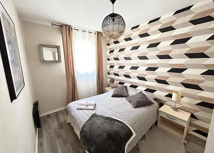 Spacieux Duplex Pres Des Quais De Seine Linge Maison Fourni Parking Gratuit 4 Chambres Bienvenue A Vous